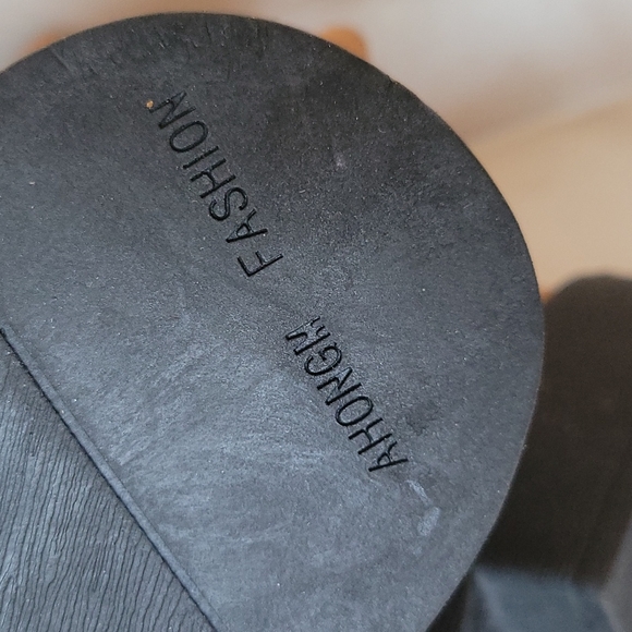 NWOT Brown Suede Boots - Picture 6 of 7